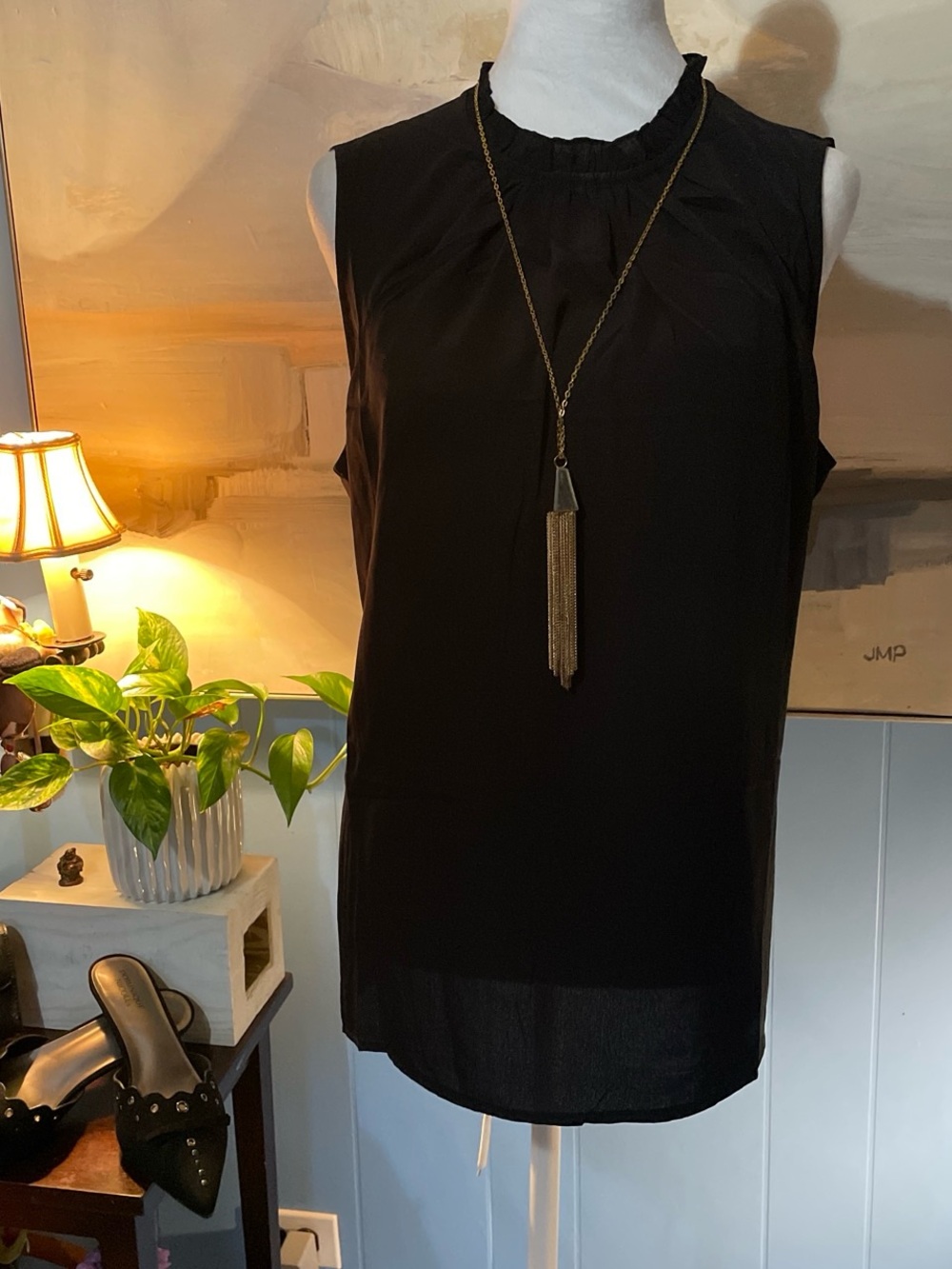 Simple Black Sleeveless Ruffle-Neck Shell